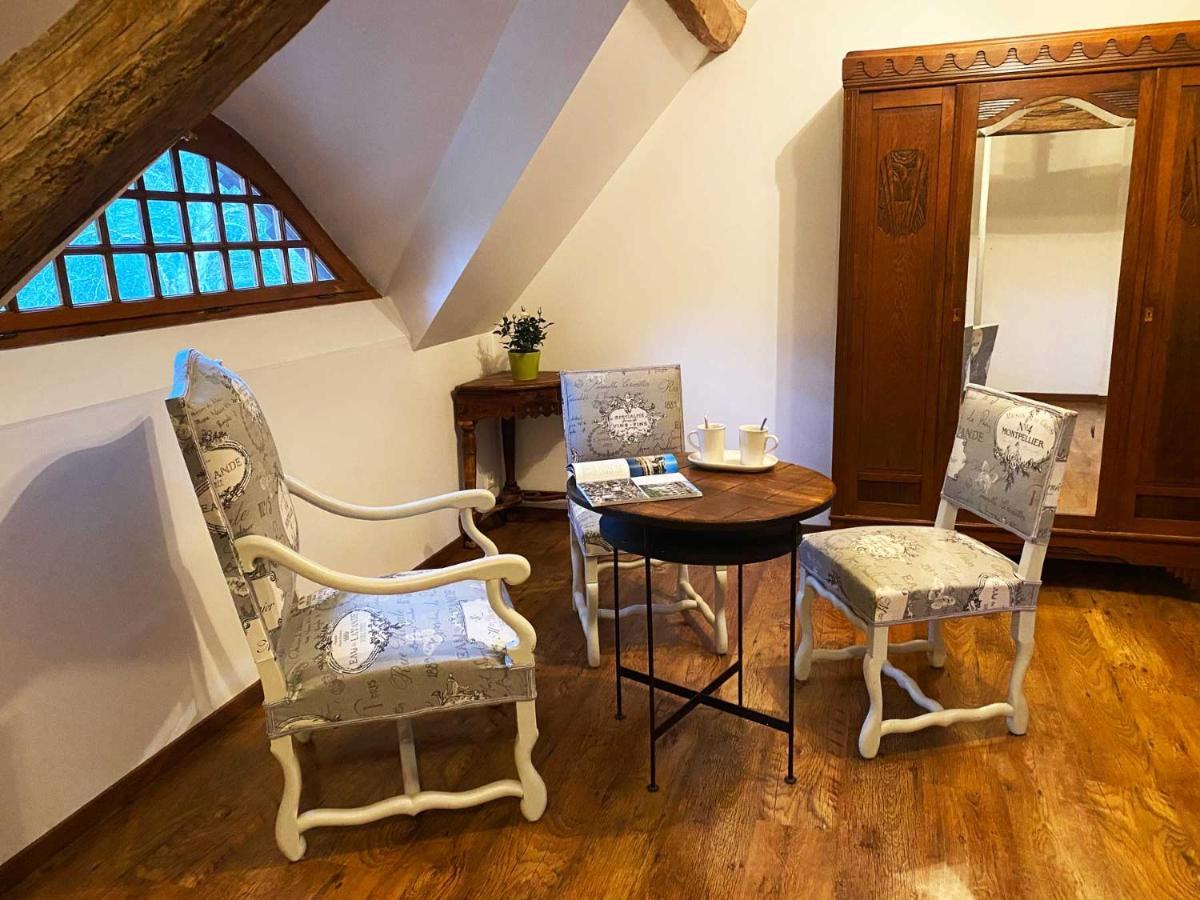 Le Moulin De Pasnel Bed & Breakfast Monteaux Exterior photo